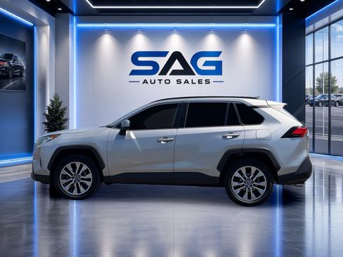 Used 2019 Toyota RAV4 XLE Premium w/ Cold Weather Package FWD image 6