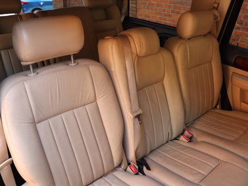 Used 2006 Lincoln Navigator Luxury RWD image 36