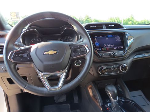 Certified 2023 Chevrolet TrailBlazer ACTIV w/ Convenience Package FWD image 15