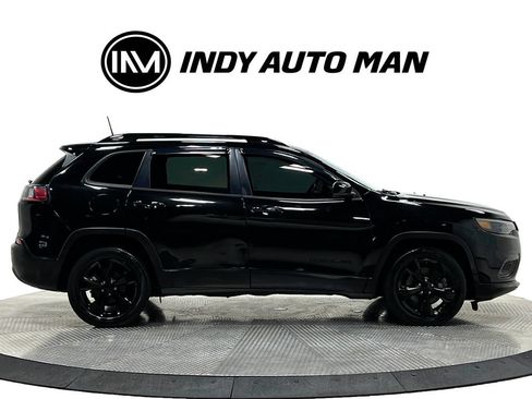 Used 2019 Jeep Cherokee Latitude Plus FWD image 3