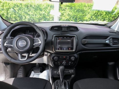 Used 2023 Jeep Renegade Latitude w/ Sun & Fun Group image 24