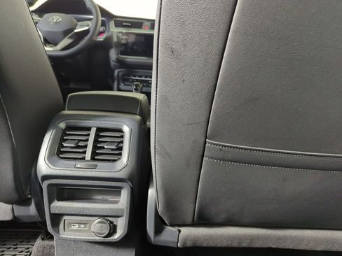 Used 2022 Volkswagen Tiguan SE R-Line image 30
