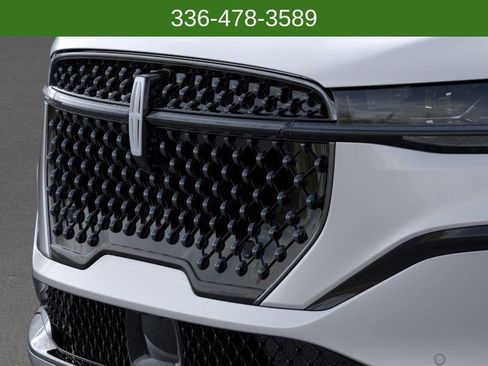 New 2026 Lincoln Nautilus Black Label w/ Jet Appearance Package AWD/4WD image 17