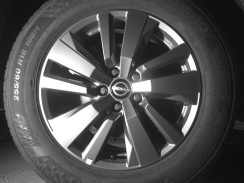 Used 2025 Nissan Pathfinder SV image 15