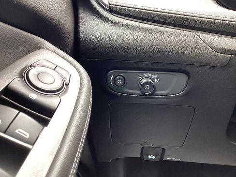 Used 2024 Buick Encore GX Sport Touring w/ Black Roof Package FWD image 31