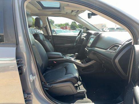Used 2020 Dodge Journey Crossroad w/ Popular Equipment Group FWD image 24