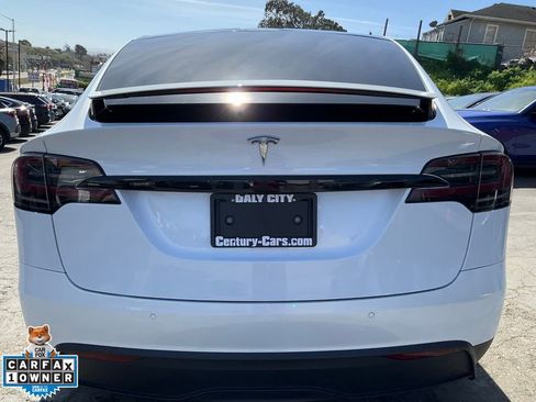 Used 2022 Tesla Model X image 4