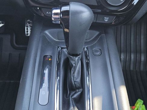 Used 2022 Honda HR-V Sport image 17