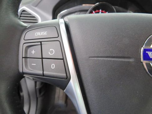 Used 2017 Volvo XC60 T6 Dynamic w/ Preferred Option Package image 15