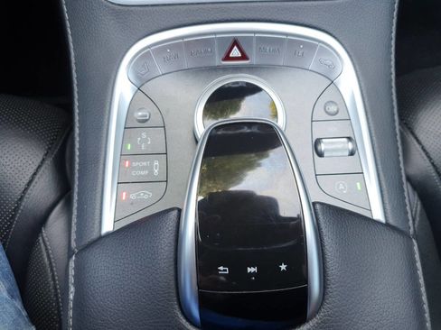 Used 2017 Mercedes-Benz S 550 4MATIC Sedan image 53