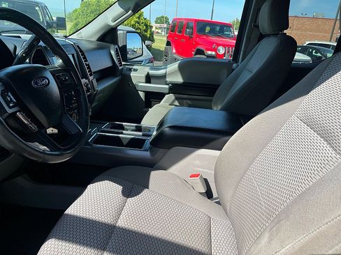 Used 2018 Ford F150 XLT w/ Equipment Group 302A Luxury AWD/4WD image 18