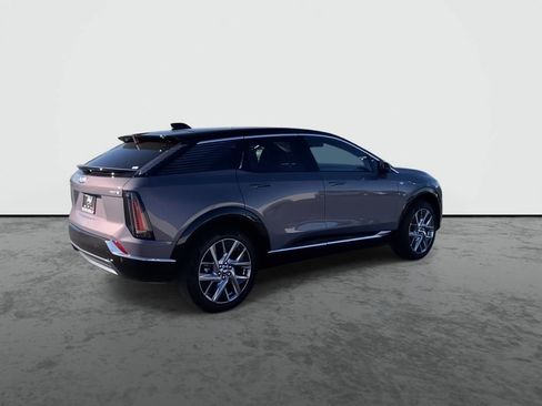 New 2026 Cadillac Optiq Luxury 1 image 8