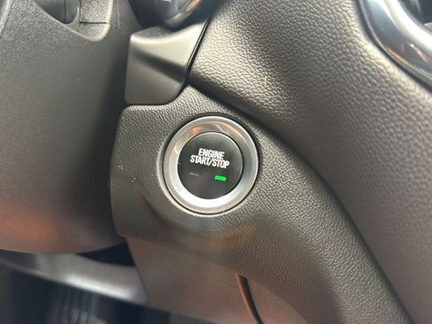 Used 2022 Chevrolet Equinox LT AWD/4WD image 34