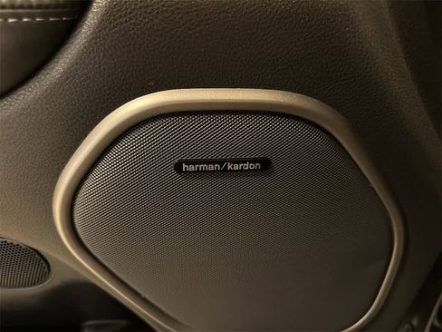 Used 2019 Jeep Grand Cherokee Overland image 36