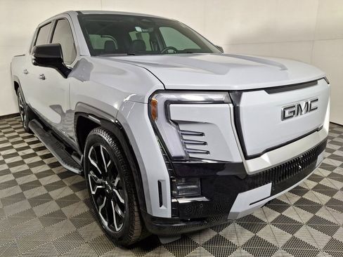 Used 2025 GMC Sierra EV Denali image 7