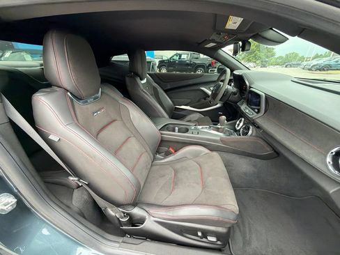 Used 2022 Chevrolet Camaro ZL1 RWD image 15