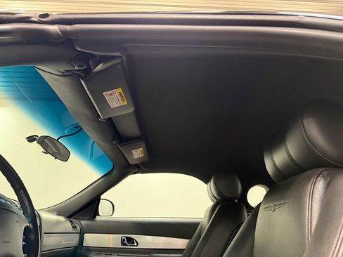 Used 2002 Ford Thunderbird image 11