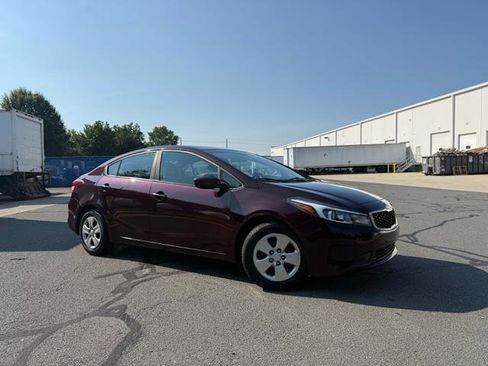 Used 2018 Kia Forte LX w/ LX Rear Camera Package image 2