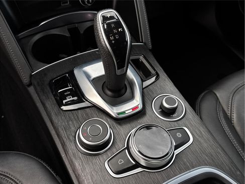 Used 2022 Alfa Romeo Stelvio Sprint image 20