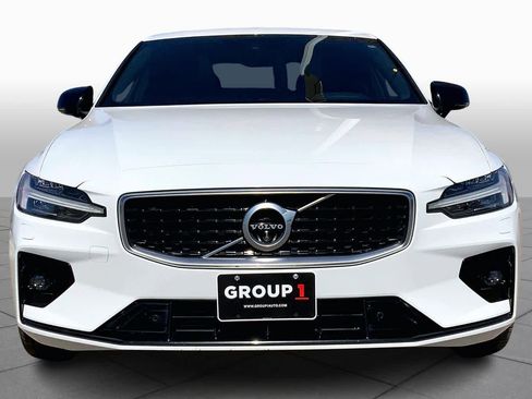 Used 2019 Volvo S60 T5 R-Design image 4