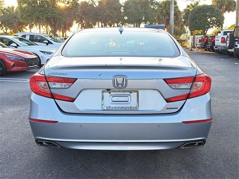 Used 2018 Honda Accord Touring image 5