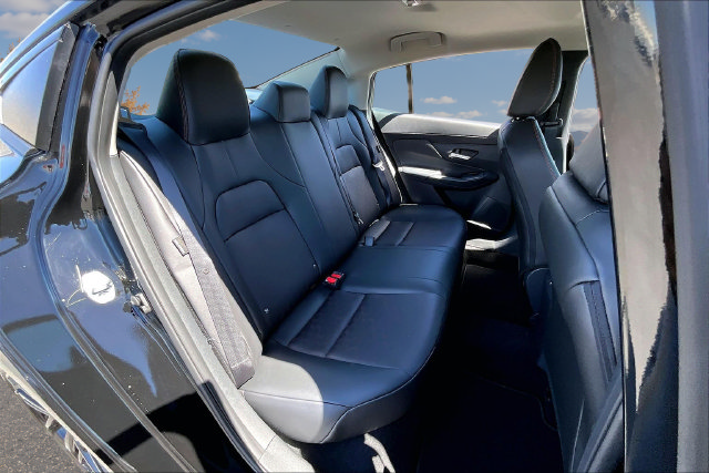 New 2027 Nissan Sentra SR w/ SR Premium Package FWD image 7
