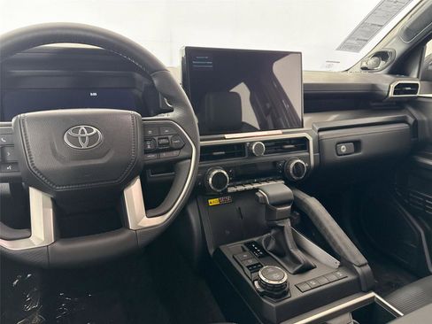 Certified 2026 Toyota 4Runner Limited AWD/4WD image 31