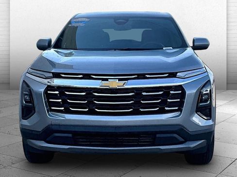Used 2025 Chevrolet Equinox LT AWD/4WD image 2