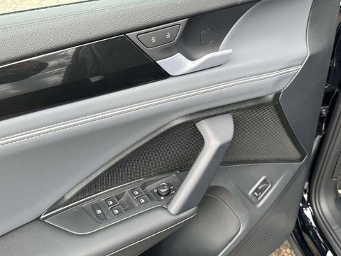 New 2026 Volkswagen Tiguan SEL R-Line image 13