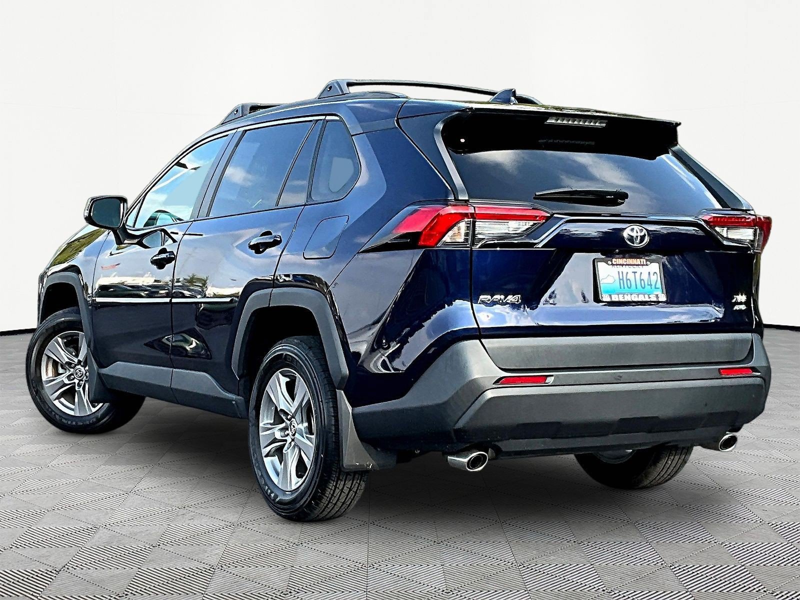 Used 2023 Toyota RAV4 XLE w/ XLE Grade Weather Package AWD/4WD image 4