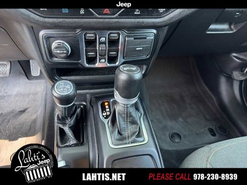 Used 2024 Jeep Wrangler Unlimited w/ Convenience Group image 13