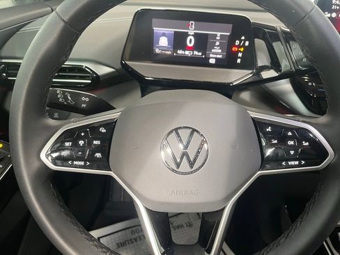 Used 2023 Volkswagen ID.4 Pro image 18