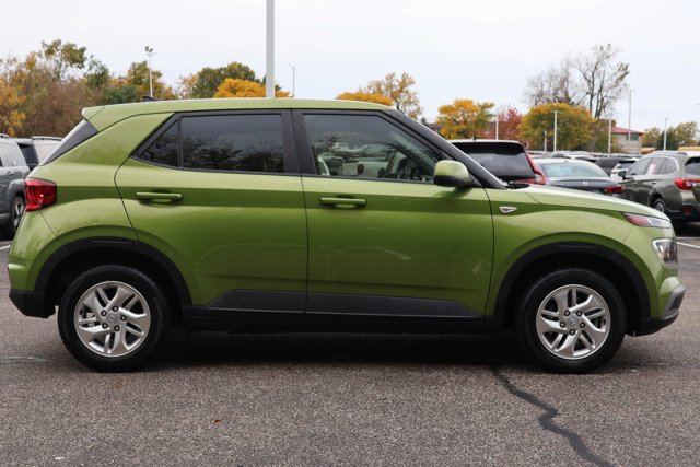 Used 2022 Hyundai Venue SE w/ Cargo Package FWD image 4
