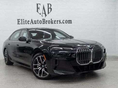 Used 2023 BMW 760i xDrive AWD/4WD image 56