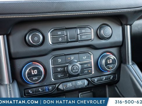 Used 2023 Chevrolet Suburban Premier image 11