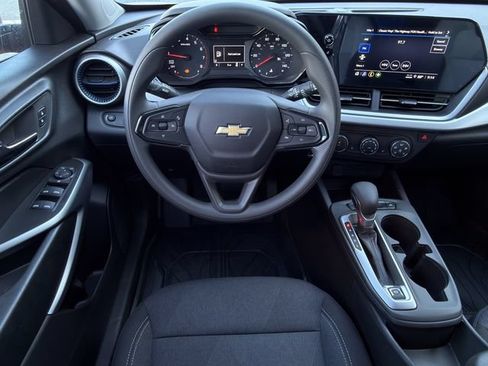 New 2026 Chevrolet Trax LS w/ LS Convenience Package FWD image 11