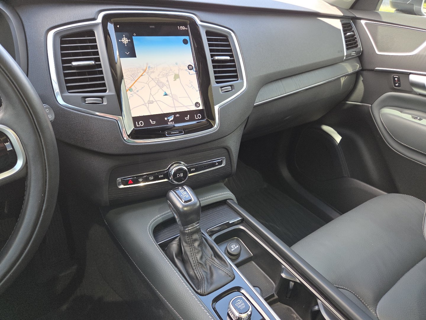 Used 2020 Volvo XC90 T6 Momentum w/ Protection Package Premier AWD/4WD image 30
