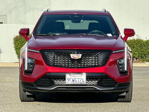 Used 2024 Cadillac XT4 Sport w/ Technology Package image 10