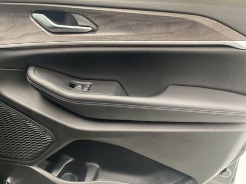 Used 2023 Jeep Grand Cherokee Limited image 29