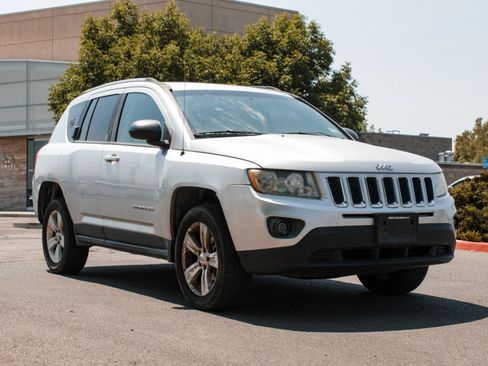 Used 2012 Jeep Compass Sport AWD/4WD image 3