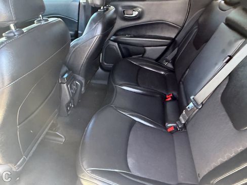 Used 2020 Jeep Compass Latitude FWD image 15