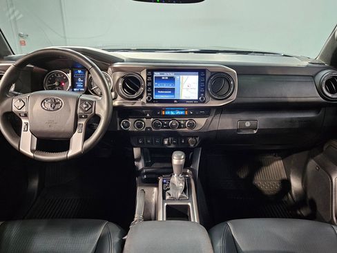 Used 2022 Toyota Tacoma Limited AWD/4WD image 10