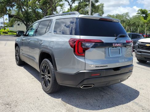 Used 2023 GMC Acadia SLT w/ Elevation Edition FWD image 6