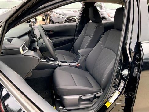 Used 2023 Toyota Corolla LE image 7