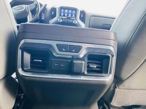 Used 2020 GMC Sierra 1500 SLT image 18