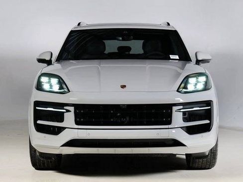 New 2026 Porsche Cayenne GTS AWD/4WD image 6