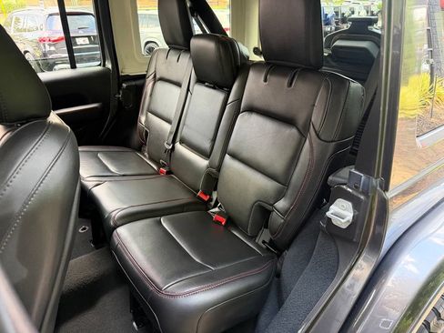 Used 2021 Jeep Wrangler Unlimited Rubicon AWD/4WD image 33