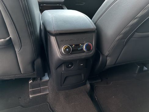 Used 2025 Ford Explorer Active w/ Active Comfort Package RWD image 18