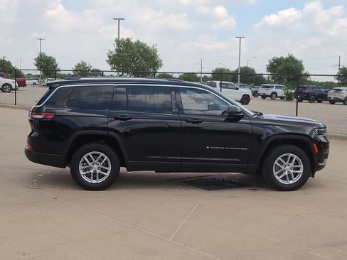 Used 2023 Jeep Grand Cherokee L Laredo RWD image 4