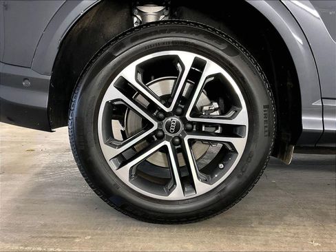Certified 2025 Audi Q5 Premium w/ Convenience Package AWD/4WD image 11